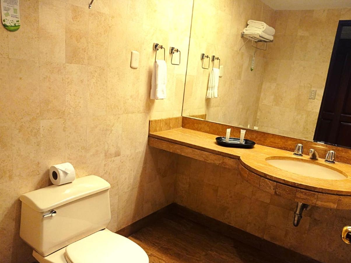 J&A Classic Hotel Ліма Екстер'єр фото Bathroom