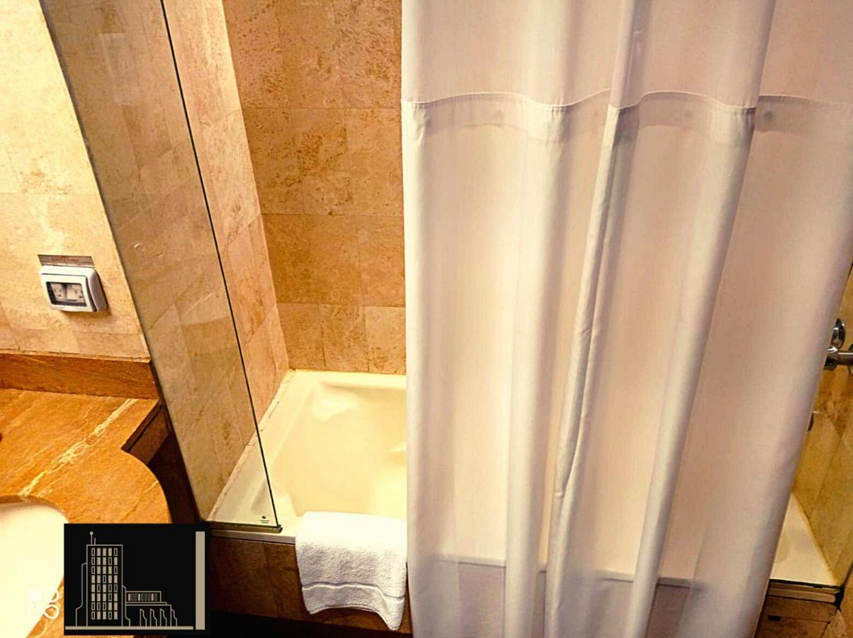 J&A Classic Hotel Ліма Екстер'єр фото Shower curtain