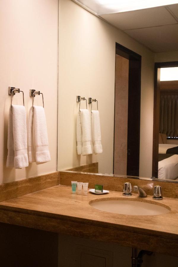 J&A Classic Hotel Ліма Екстер'єр фото Bathroom