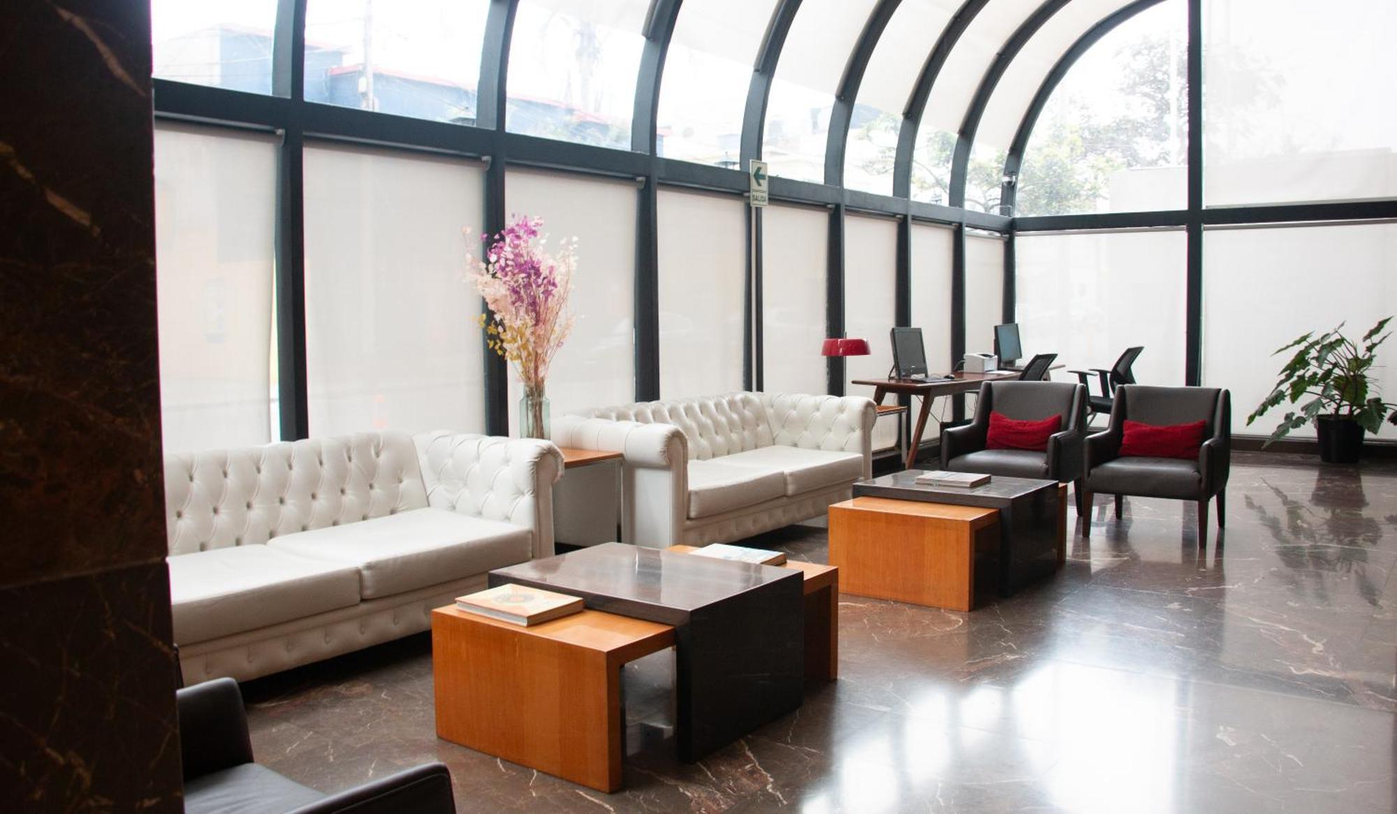 J&A Classic Hotel Ліма Екстер'єр фото The lounge at the airport