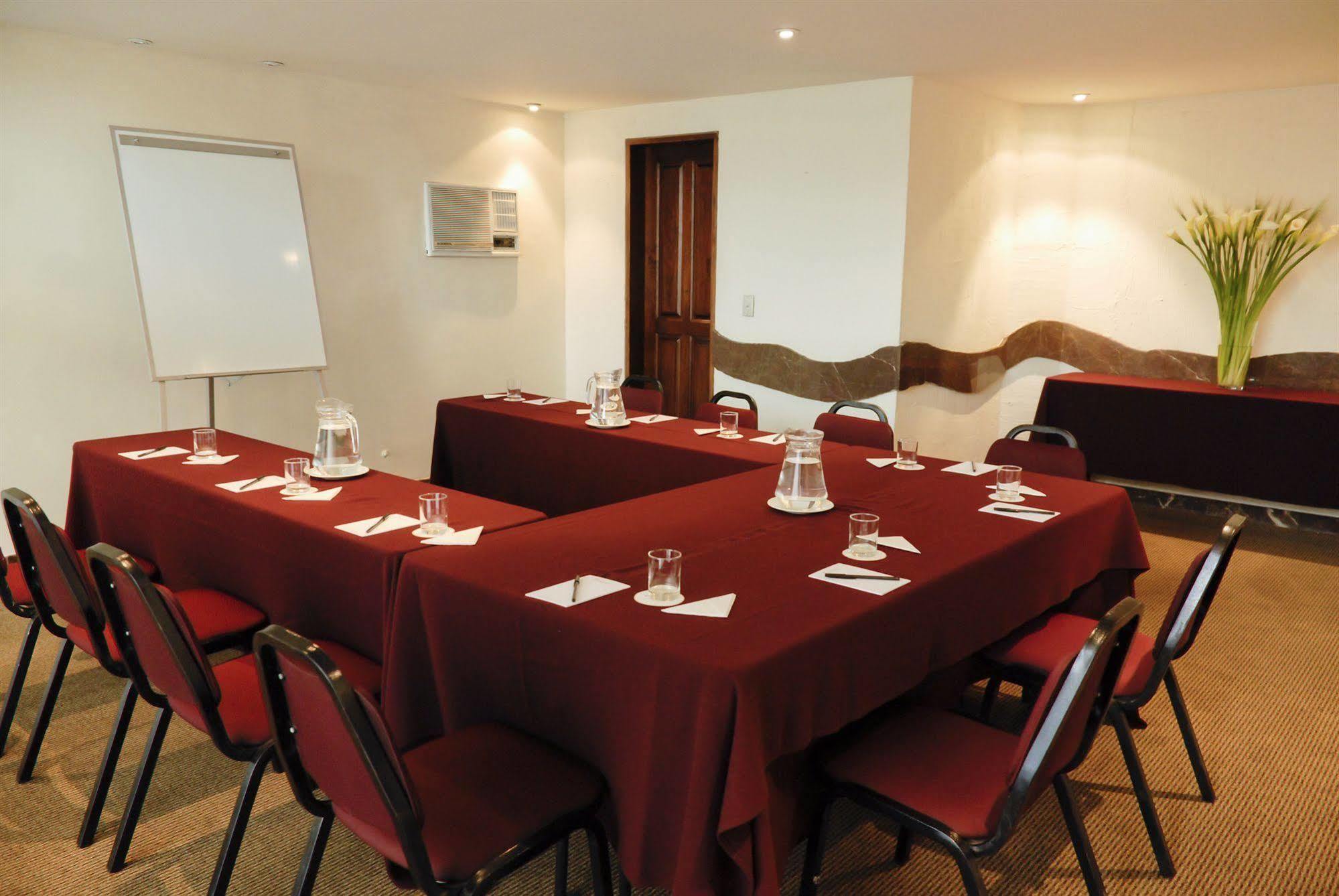 J&A Classic Hotel Ліма Екстер'єр фото A meeting room at the hotel