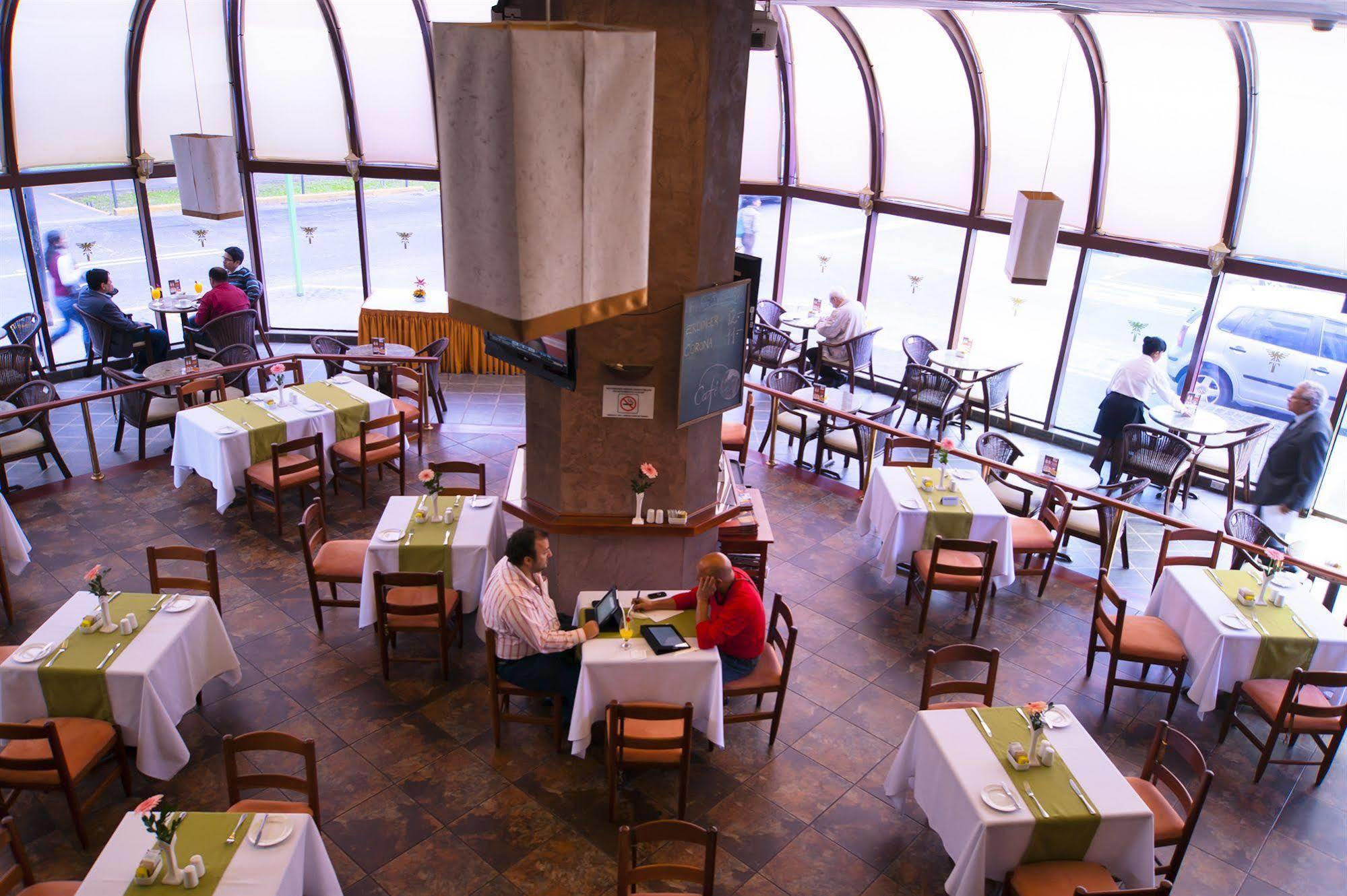 J&A Classic Hotel Ліма Екстер'єр фото The restaurant